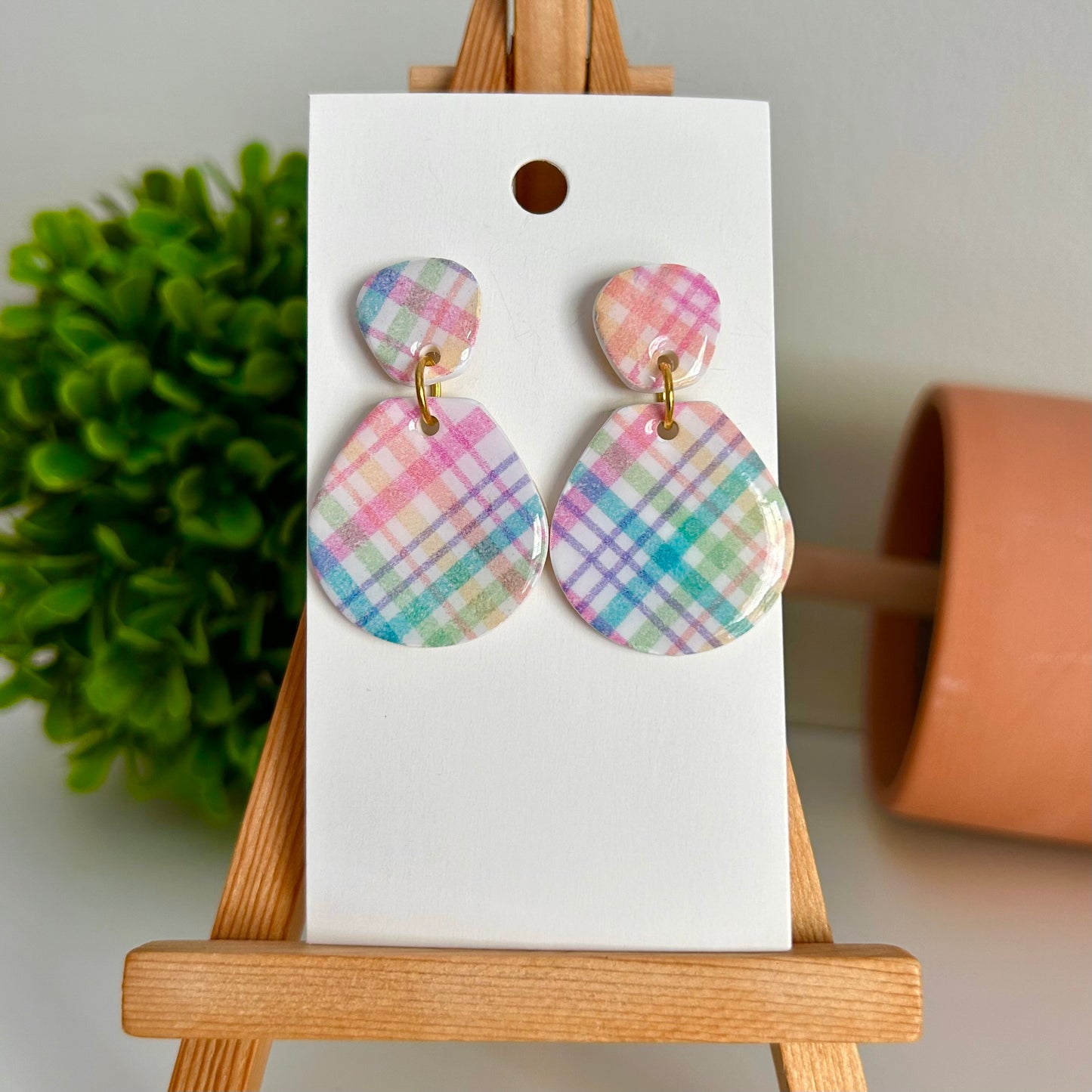 Oval Dangle in Spring Plaid Multi